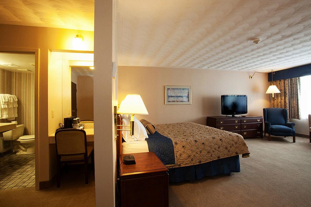 The Fredericton Inn ภายนอก รูปภาพ