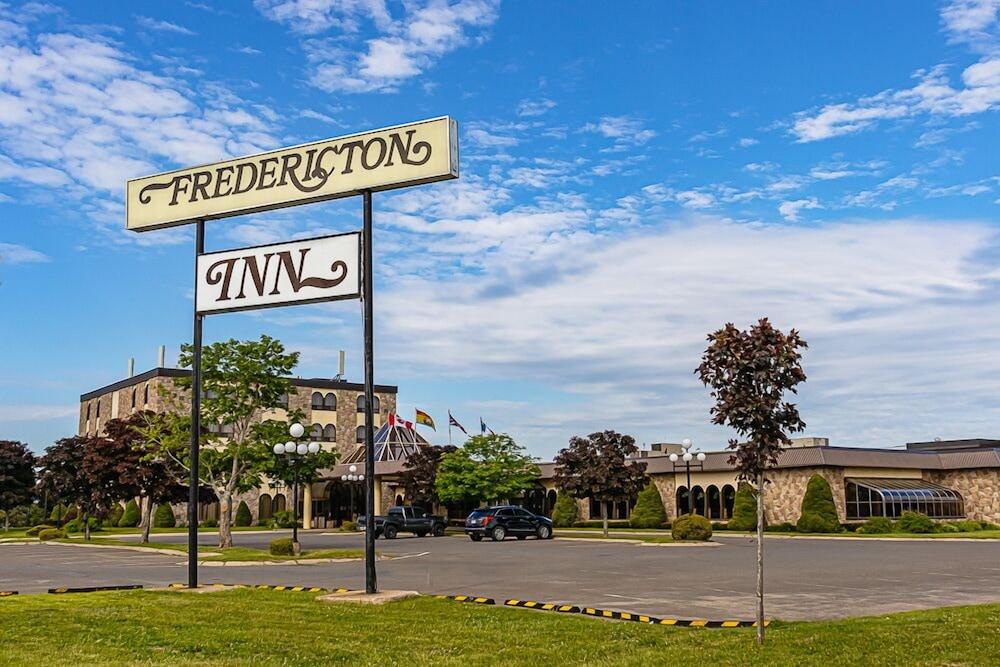 The Fredericton Inn ภายนอก รูปภาพ