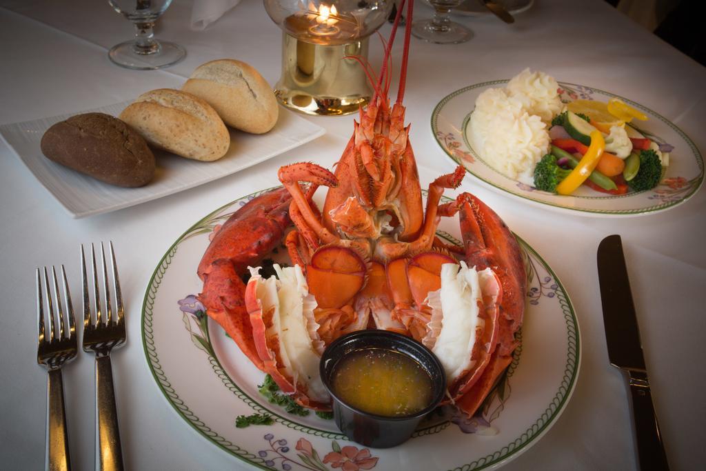 The Fredericton Inn ภายนอก รูปภาพ