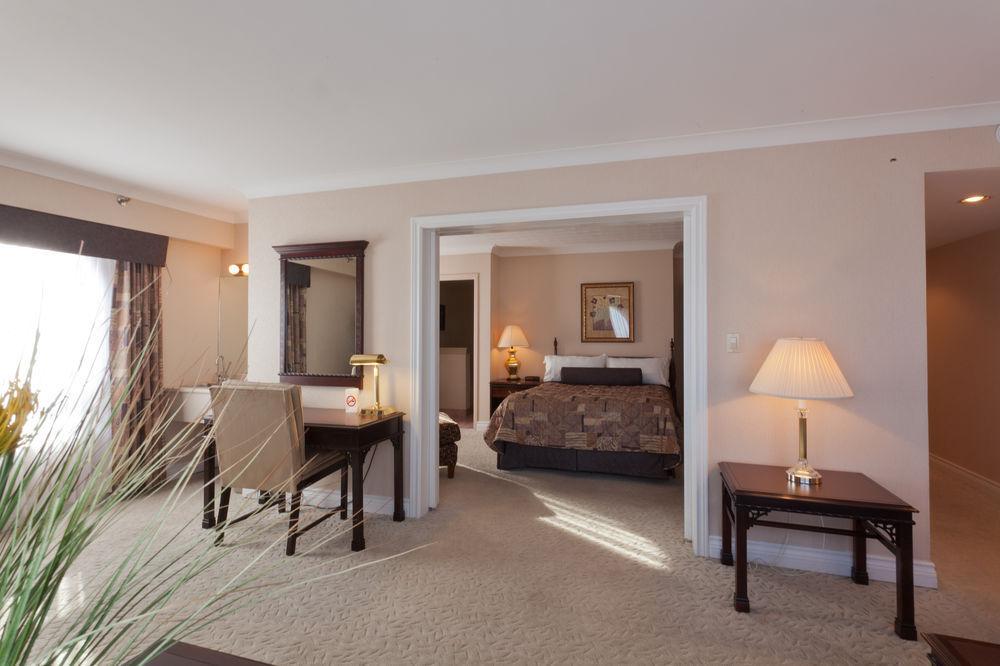 The Fredericton Inn ภายนอก รูปภาพ