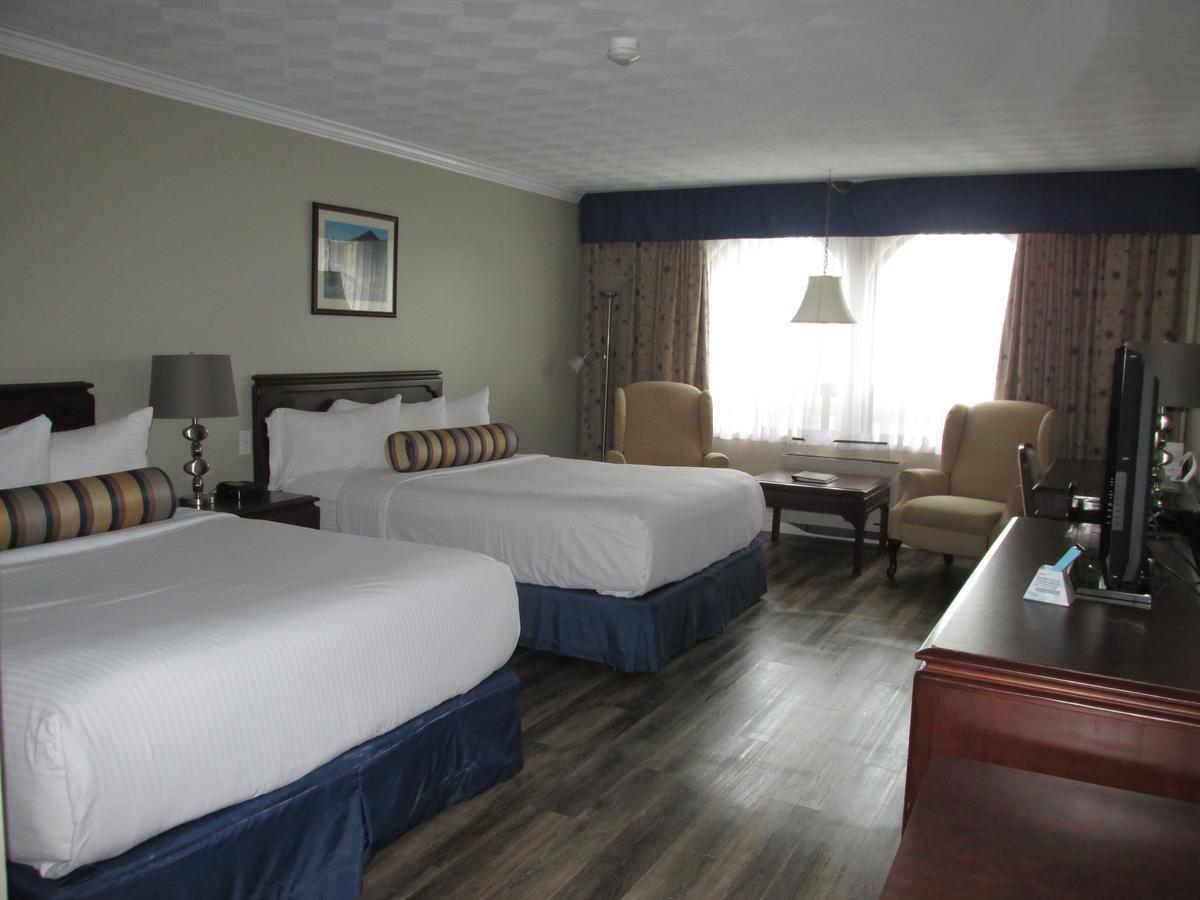 The Fredericton Inn ภายนอก รูปภาพ