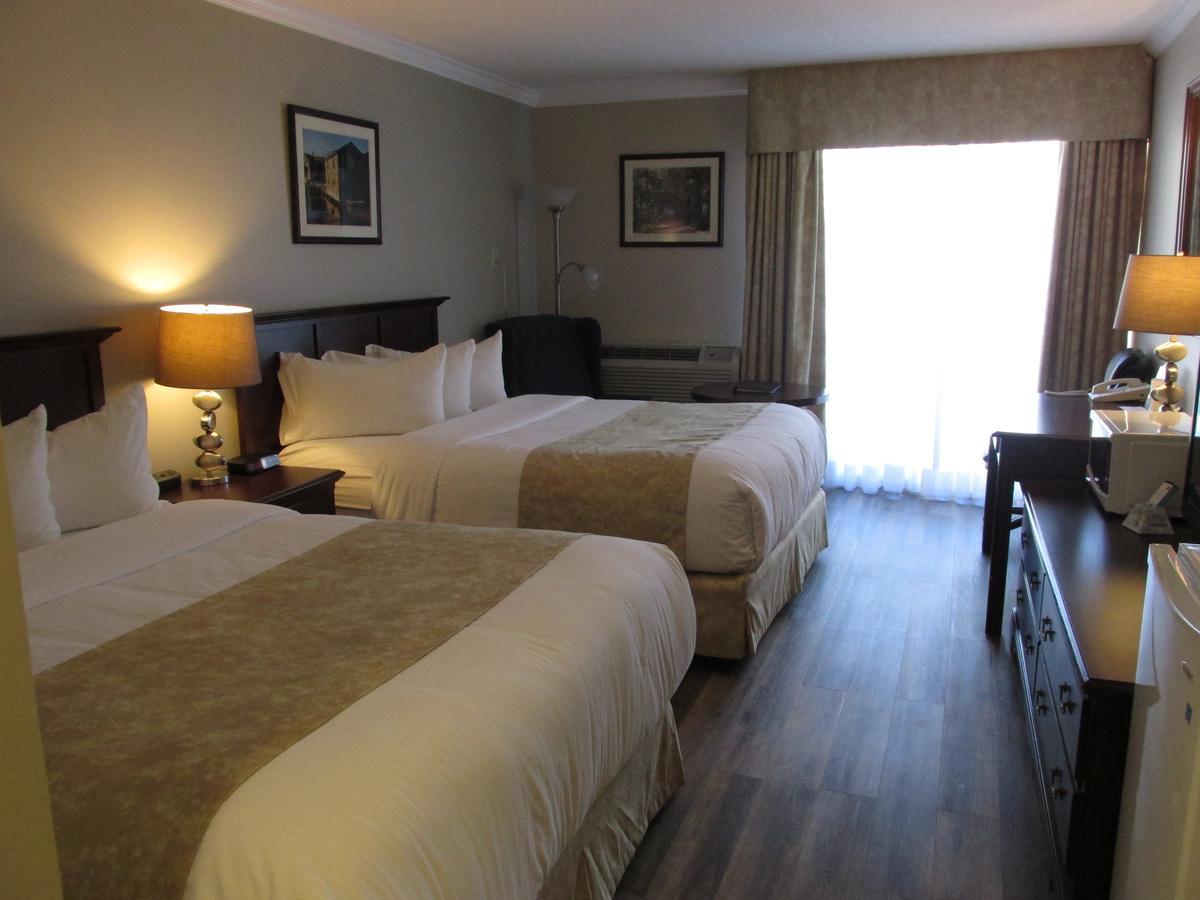 The Fredericton Inn ภายนอก รูปภาพ