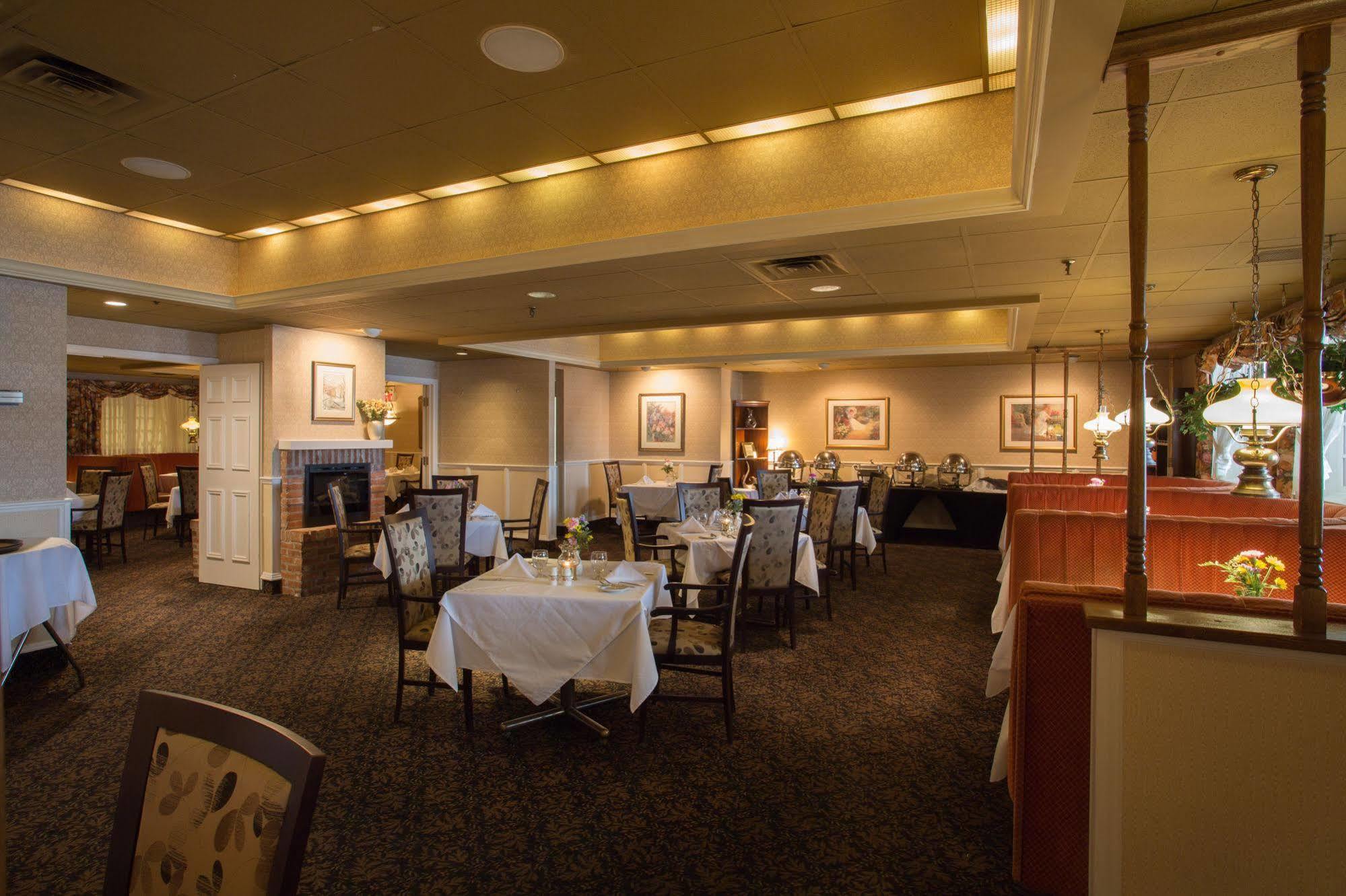 The Fredericton Inn ภายนอก รูปภาพ