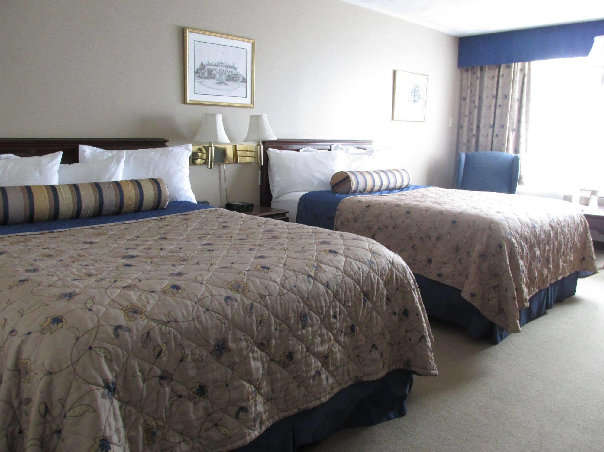 The Fredericton Inn ภายนอก รูปภาพ