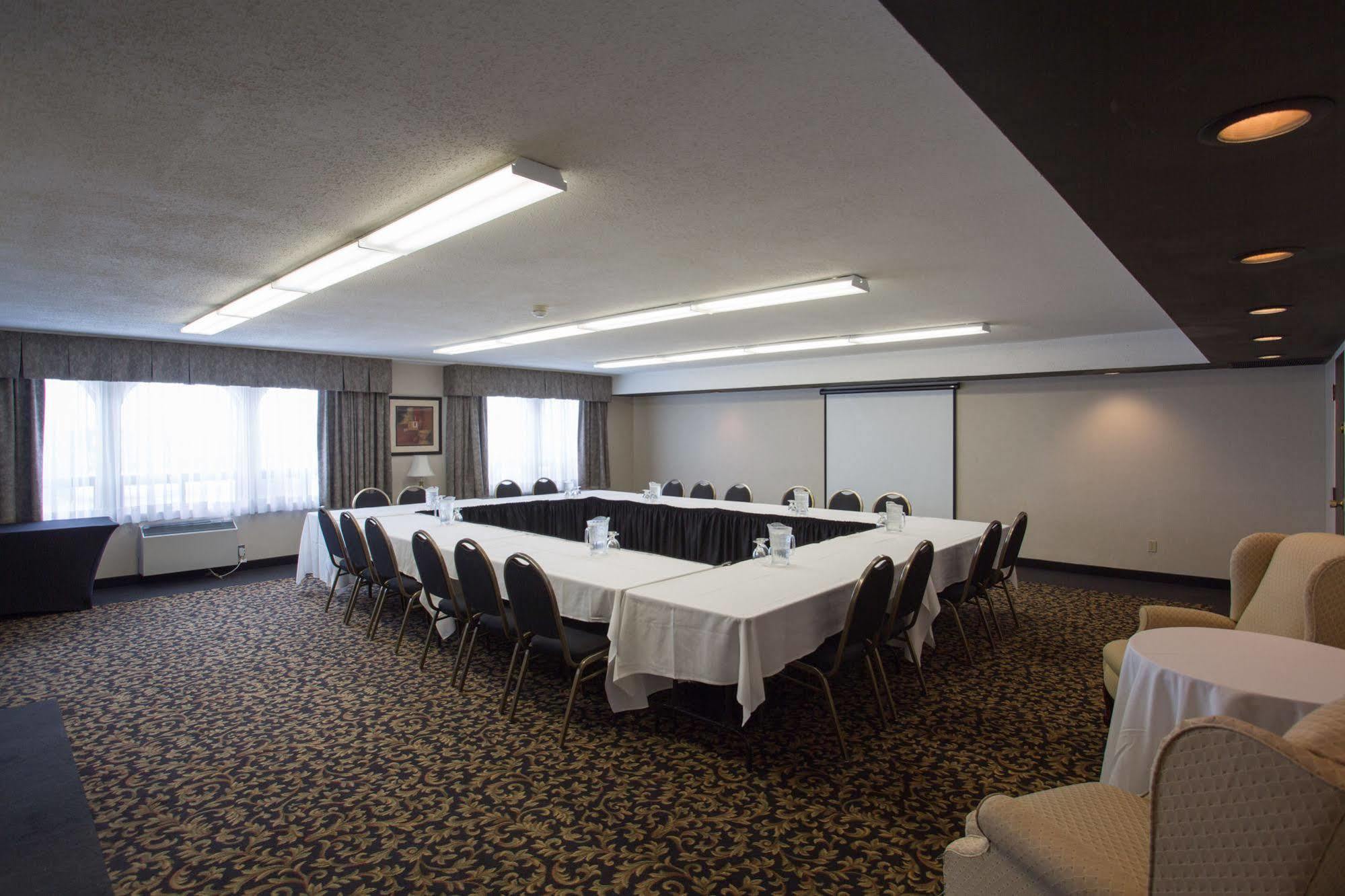The Fredericton Inn ภายนอก รูปภาพ