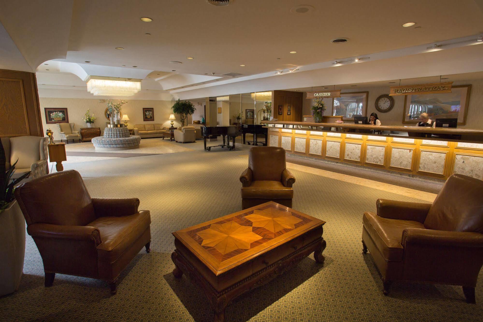 The Fredericton Inn ภายนอก รูปภาพ