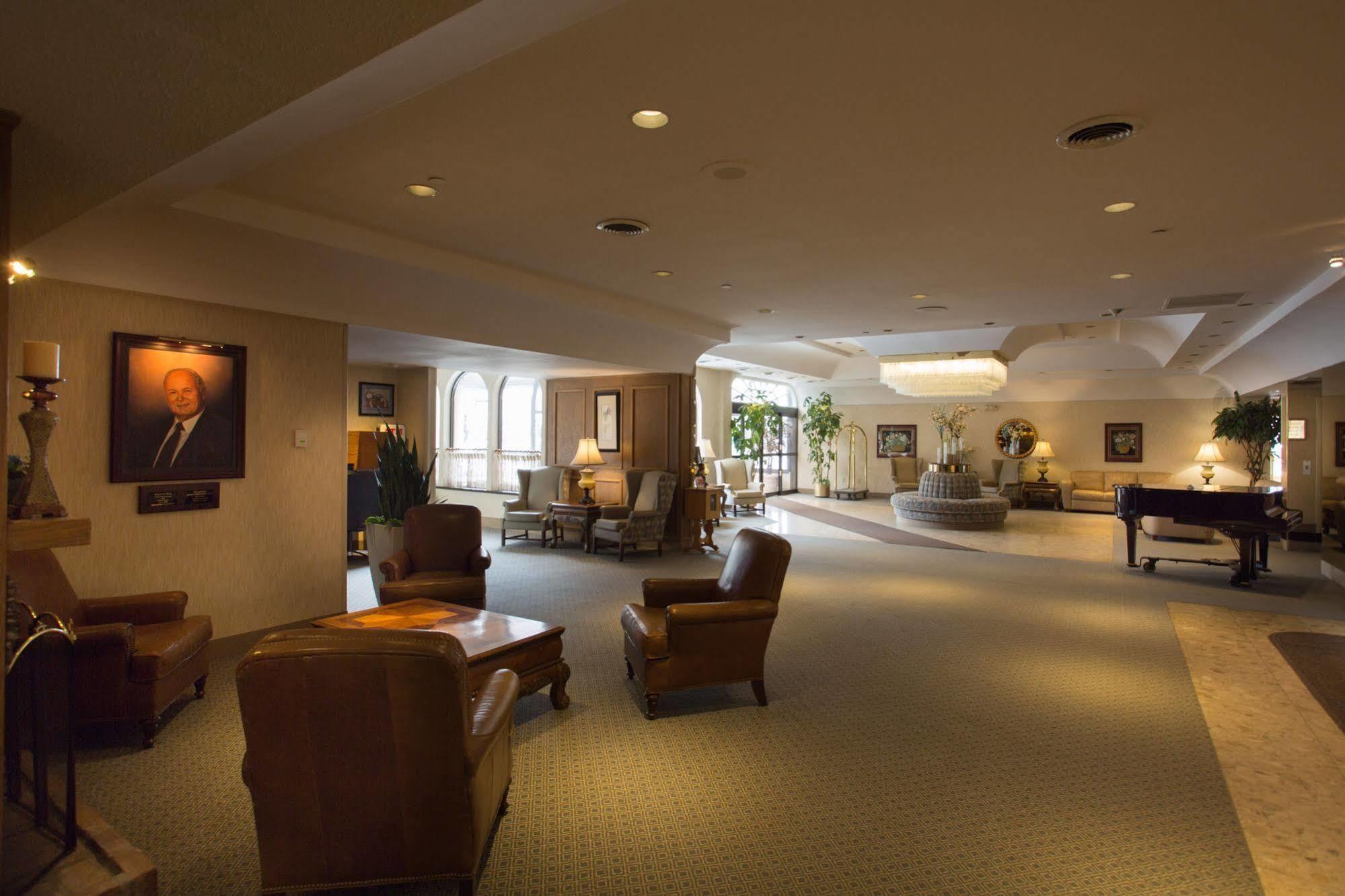 The Fredericton Inn ภายนอก รูปภาพ