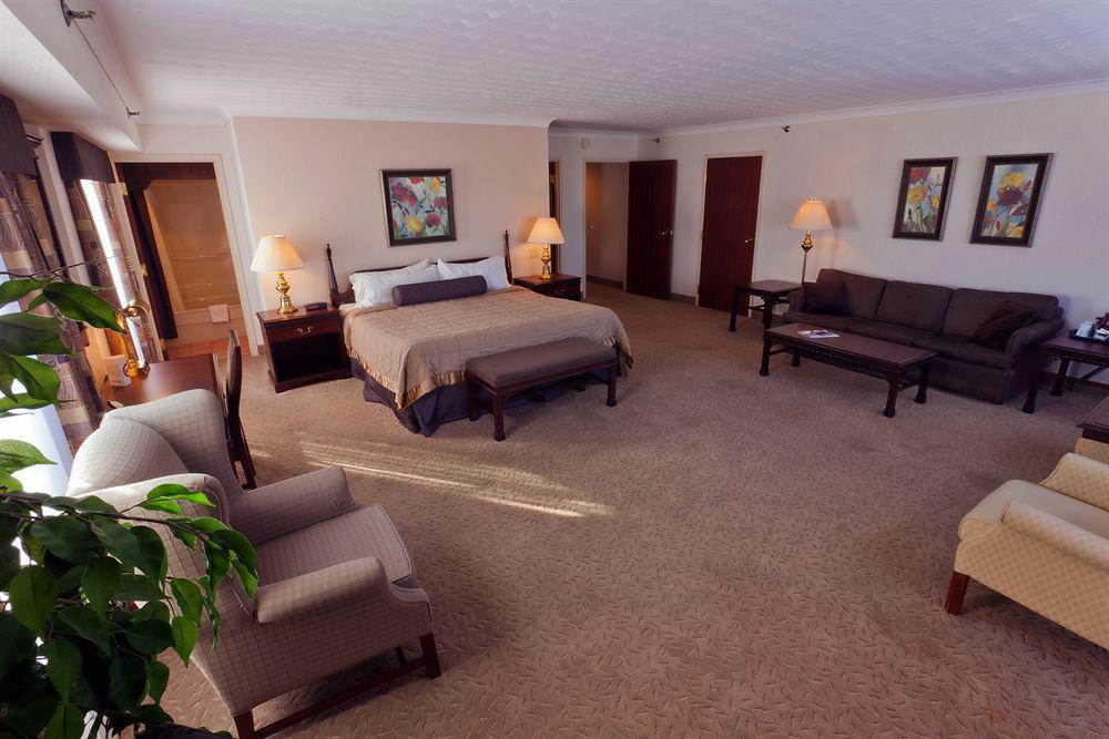 The Fredericton Inn ภายนอก รูปภาพ